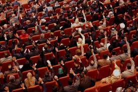 Read more about the article سفراء المرقط: كيف تحوّل البرلمان إلى منصة لتوزيع الغنائم