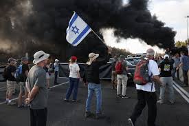 You are currently viewing عصيان مدني في فلسطين المحتلة فهل تهتز حكومة نتنياهو ؟ 5 نقاط تشرح الموقف