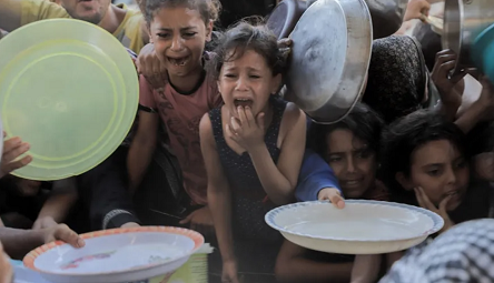 You are currently viewing مصدر: ارتياح مصري – قطري وفلسطيني واسع لموقف “حماس” من مقترح التهدئة في غزة