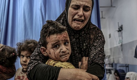 You are currently viewing يوم دام ومجازر لا تتوقف.. 50 شهيدًا ومئات الإصابات وتشريد الآلاف ونسف منازل بغارات الإحتلال العنيفة منذ فجر اليوم