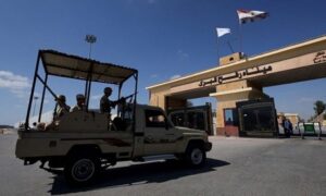 Read more about the article مصر ترد على نتنياهو: لن نكون بوابة لتهجير الفلسطينيين ولن نغير هذا الموقف