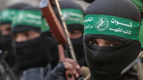 You are currently viewing مفاجآت بعد “تحذير” ترامب الأخير.. هل اقترب موعد انتهاء حرب غزة؟ وما هي تفاصيل الصفقة الأمريكية الجديدة؟ وهل ستوافق “حماس” عليها؟.. وهل حصلت المقاومة على ضمان عدم تجدد الحرب؟.. فرصة أخيرة قبل نسف غزة