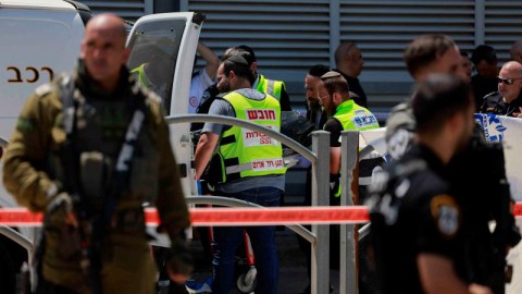 You are currently viewing إصابات بصفوف المستوطنين بزعم تنفيذ عملية طعن قرب مدينة القدس المحتلة والشرطة تعتقل المُنفذ..