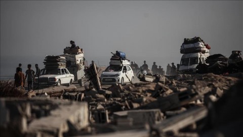 You are currently viewing تزامنا مع الإبادة.. الكيان يشن حربا نفسية لإجبار الفلسطينيين على ترك غزة والنزوح إلى جنوب القطاع