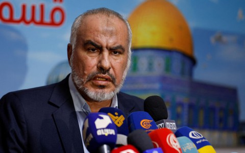 You are currently viewing قيادي بـ”حماس”: أمريكا ارتكبت “خطأين كبيرين” وتجربتنا معها كوسيط مريرة وترامب يدعم استمرار حرب الإبادة