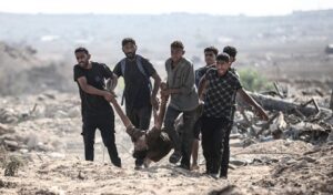 Read more about the article روايات تحبس الأنفاس.. جيش الإحتلال يتبع سياسة ابتزاز خطيرة بحق عائلات في غزة.. التعاون أو القتل والتجويع