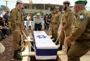 Read more about the article مستشار خامنئي يكشف لأول مرة عن مقتل 16 طيارا صهيونيا في هجمات استهدفت مركز تدريب في يونيو الماضي