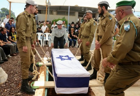 You are currently viewing مستشار خامنئي يكشف لأول مرة عن مقتل 16 طيارا صهيونيا في هجمات استهدفت مركز تدريب في يونيو الماضي