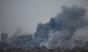 Read more about the article نيويورك تايمز: رفض “حماس” الاستسلام جزء من أيديولوجيتها ولاعتقادها أن الصمود سيعطيها صفقة تضمن بقاءها