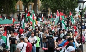 Read more about the article منظمة بريطانية ترفع دعوى قضائية لتوقيف رئيس الأحتلال