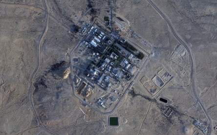 You are currently viewing الإندبندنت: صور أقمار صناعية تكشف أعمال بناء في منشأة نووية قرب ديمونا