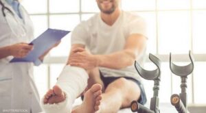 Read more about the article اختراع صيني.. لاصق يصلح كسور العظام خلال دقائق