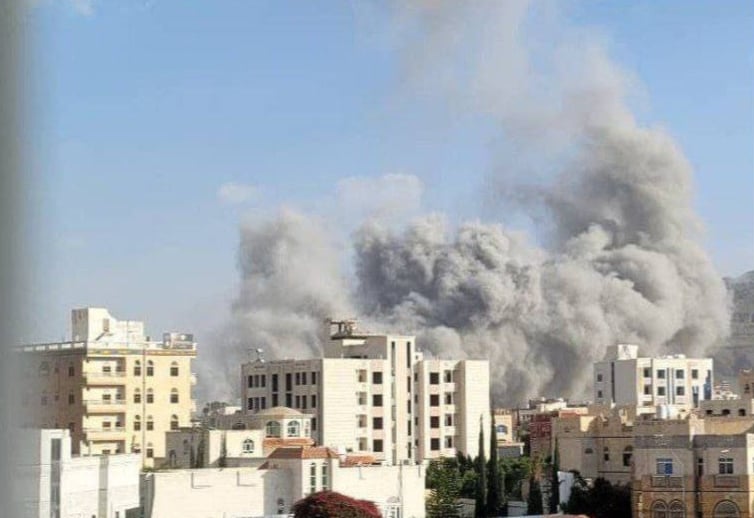 You are currently viewing الدفاعات اليمنية تُحبط هجوماً جوياً للكيان.. والاحتلال يردّ باستخدام السلاح البحري