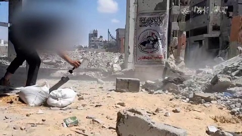 You are currently viewing المقاومة تستهدف جنود وآليات الاحتلال في حي الزيتون بمدينة غزة