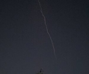 Read more about the article إغلاق مطار “بن غوريون” بعد إطلاق صاروخ باليستي من اليمن