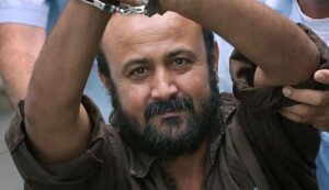 Read more about the article إصابة القيادي مروان البرغوثي بكسور في أضلاعه بعد الاعتداء عليه داخل سجون الإحتلال.. وخطر كبير يهدد حياته