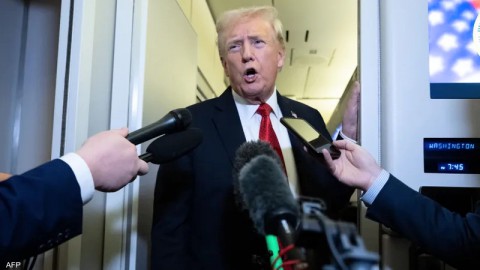 You are currently viewing ترامب: “حماس” غير متورطة بخرق اتفاق وقف النار في غزة والهدنة لا تزال قائمة بعد غارات الكيان الأخيرة