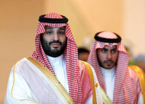 You are currently viewing لماذا نقل بن سلمان دفّة النفوذ الديني من عائلة “آل الشيخ” لـ”عائلة الفوزان” وهل انتهى “تحالف الوهابية” التاريخي؟.. ماذا يقول مُفتي السعودية الجديد بالخُروج على الحاكم؟ والملك فيصل وضع “العدل” مكان “الافتاء”!