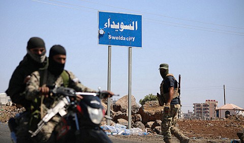 You are currently viewing التوتر يعود إلى السويداء.. قتلى وإصابات بإطلاق نار على حافلة جنوب سوريا وقوات الأمن تستنفر وتلاحق مطلقي النار