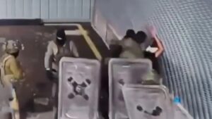 Read more about the article فضيحة تسريب فيديو اغتصاب أسير فلسطيني في معتقل “سدي تيمان” ال تُطيح بالمدعية العسكرية.. أزمة تشتعل زالمدعية العسكرية تستقيل