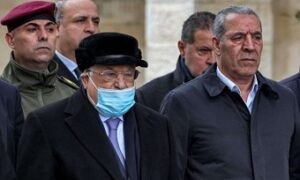 Read more about the article عباس يصدر إعلانا دستوريا يقضي بتولي نائبه مهام رئيس دولة فلسطين في حال شغور المنصب