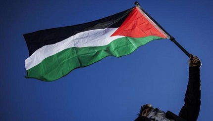 You are currently viewing 59 % من الأمريكيين يؤيدون الاعتراف بفلسطين.. رسالة لترامب؟