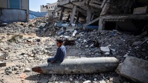 Read more about the article مركز حقوقي يحذر من مخاطر عشرات آلاف الأطنان من الذخائر غير المنفجرة في قطاع غزة