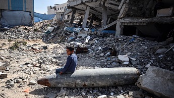 You are currently viewing مركز حقوقي يحذر من مخاطر عشرات آلاف الأطنان من الذخائر غير المنفجرة في قطاع غزة