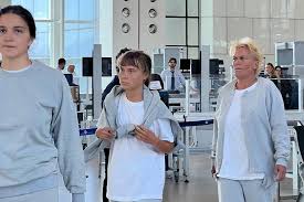 Read more about the article الكيان يرحل 171 مشاركا بأسطول الصمود منهم الناشطة السويدية ثونبرغ