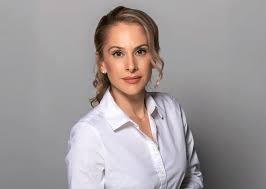 You are currently viewing آنا كسباريان صوت أميركي حر يتحدى الكيان ويدافع عن غزة