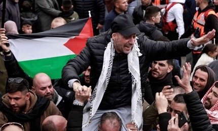 You are currently viewing حماس تصر على الإفراج عن 7 قادة فلسطينيين.. و”إعلام الأسرى”: عقبات تحول دون إعلان قوائم المفرج عنهم