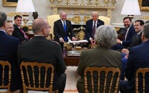 Read more about the article إعلام عبري: نتنياهو أدخل تعديلات جوهرية على مخطط ترامب لوقف الحرب في غزة