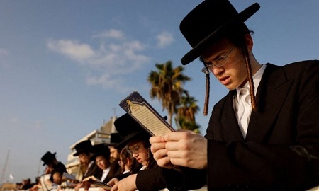 You are currently viewing باحث من الكيان الصهيوني وقائد سابق في الشاباك: بعد انتهاء الحرب ستعود تل أبيب إلى أزمة داخلية اجتماعية خطيرة