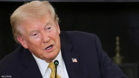 You are currently viewing ترامب يتوقع نشر قوة الاستقرار الدولية في غزة “قريبا جدا” ويؤكد “انفتاحه” على قضية رفع العقوبات الأمريكية عن إيران