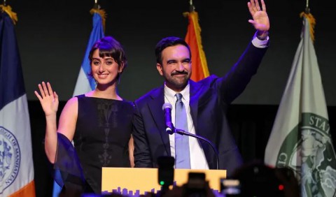 You are currently viewing لوجستيات “نجاح العمدة ممداني”..بصمة ودور لأنصار “الحق الفلسطيني”:  لأول مرة في التاريخ الأمريكي ” فلسطين – قضية داخلية” ..14 بلدة وحارة متضامنة في التصويت ..غزة والإبادة في عمق الحملة الإنتخابية