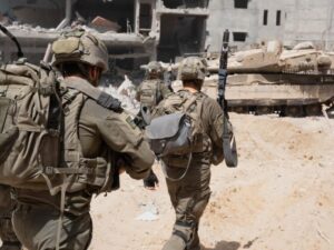 Read more about the article أزمة تضرب الكيان.. إقالة ضباط مستوطنين كبار وفرض عقوبات تأديبية على آخرين بسبب فشل توقع هجوم 7 أكتوبر