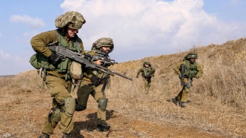 You are currently viewing هل اقتربت الحرب؟.. جيش الإحتلال يُحصّن مواقعه في خمسة مواقع عسكرية حدودية في جنوب لبنان