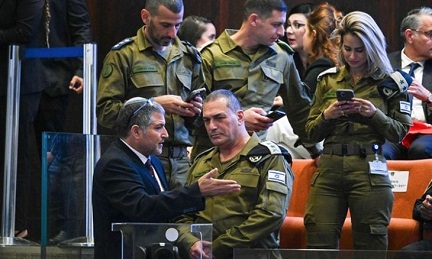 You are currently viewing خشية التجسس.. جيش الإحتلال يبدأ سحب السيارات الصينية من ضباطه