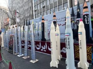 Read more about the article إيران: مسيرات شعبية في طهران بمناسبة “اليوم الوطني لمقارعة الاستكبار العالمي”