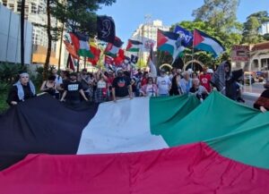 Read more about the article البرازيل.. تظاهرة حاشدة في “ساو باولو” لإحياء يوم التضامن مع الشعب الفلسطيني