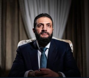 Read more about the article الشرع لـ”واشنطن بوست”: نزع السلاح جنوب دمشق صعب التنفيذ وترامب يدعم وجهة نظرنا