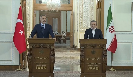 You are currently viewing عراقتشي وفيدان: توافق في وجهات النظر بشأن انتهاكات العدو الصهيوني.. وتعاون بلدينا سيتطور