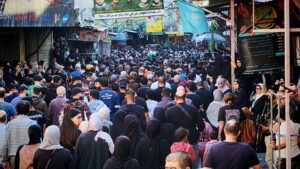 Read more about the article اللاجئون الفلسطينيون يشيّعون شهداء مجزرة مخيم “عين الحلوة”