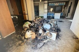 Read more about the article المستوطنون يصعّدون اعتداءاتهم في الضفة الغربية: هجمات وإحراق ممتلكات