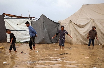 You are currently viewing حماس تحذّر من تداعيات المنخفض الجوي على غزة: لإطلاق عملية إغاثة عاجلة