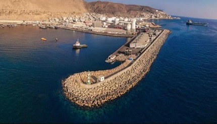 You are currently viewing التحالف السعودي يعلن شنّ ضربة جوية في ميناء المكلا اليمني ويطلب إخلاءه مؤقتاً