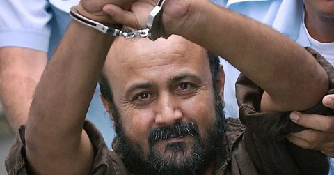 You are currently viewing حملة دولية “غير مسبوقة” لإطلاق سراح “مروان البرغوثي” الأسير في سجون الإحتلال منذ 23 عامًا… فهل ستنصاع “تل أبيب”؟