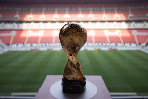 You are currently viewing كأس العرب.. غاب القادة العرب عن افتتاحه وحضر “جحا”.. غزة احتفلت بـ”الفدائي” وقطر بلا “حُماة الديار”!.. والجزائر لم تنقل مباراة المغرب!