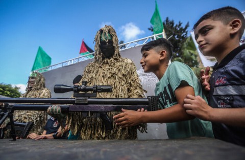 You are currently viewing مصدر أمني: الكيان يغرق في المستنقع ومقتل أبو شباب يسقط أساس السعي لايجاد بديل لحماس