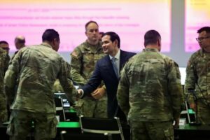 Read more about the article فضحية مدوية.. “الغارديان” تكشف: إسرائيل أجرت تنصت ومراقبة على القوات الأمريكية في قاعدة “كريات غات”.. و”تل أبيب” تنفي